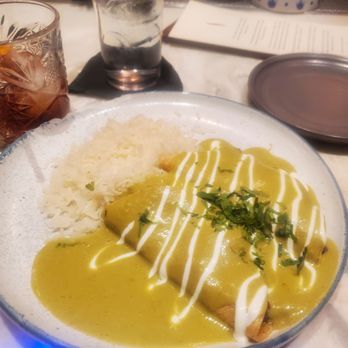 Tulum signature dishes Shrimp Chile Relleno
Cozumel Enchilada
Suadero